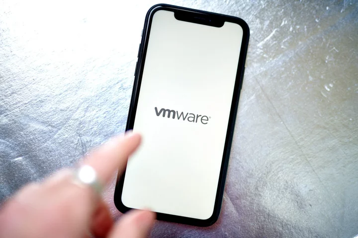 Broadcom’s $61 Billion VMWare Deal Gets Interim UK Clearance