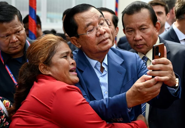 Cambodian PM threatens to block Facebook access