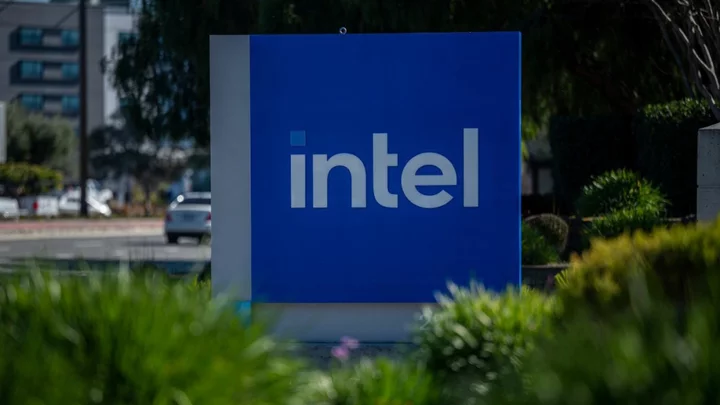 Intel Patches 'Critical Weakness' Found in Billions of Processors