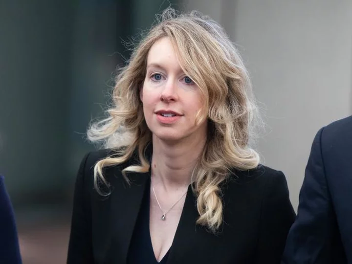 Elizabeth Holmes loses bid to avoid prison