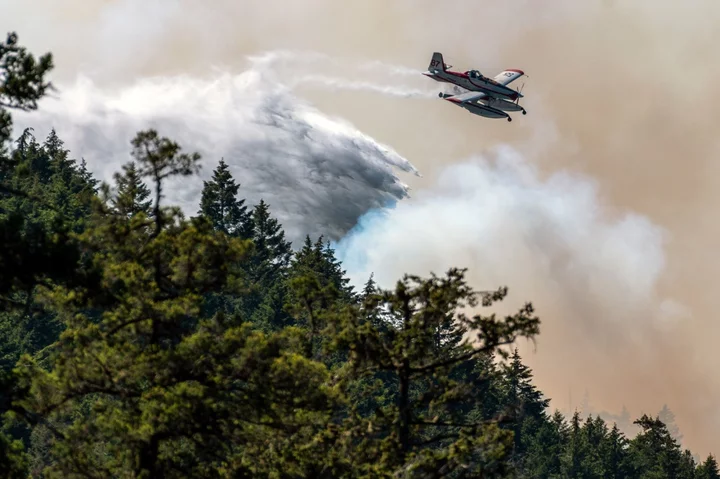 US, Canada Cities Risk Smoke as Fires Still Burn: Weather Watch