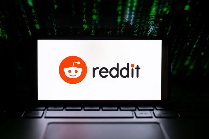 Redditors to shut down communities in response to API price changes