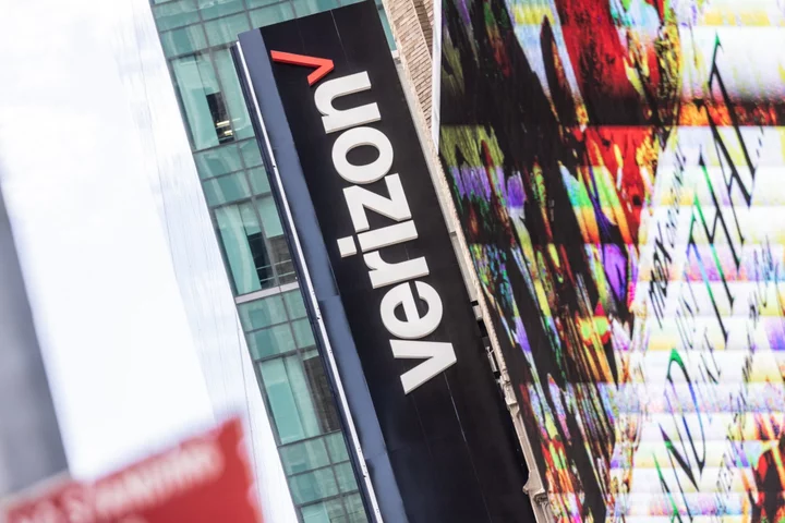 Verizon Plans to Boost Wireless Home Internet Price by $10 in Profit Push