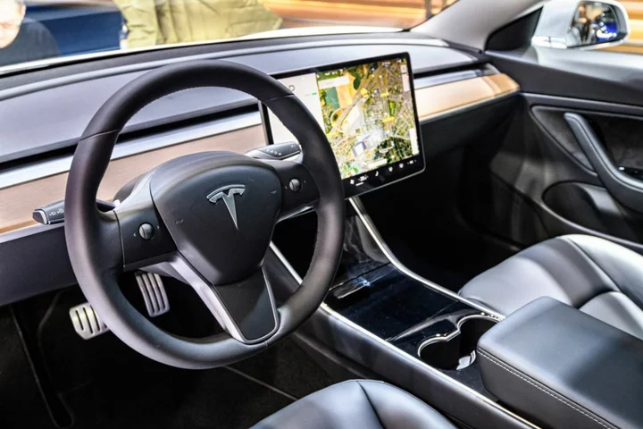 Tesla now lets you control your car with Apple Shortcuts